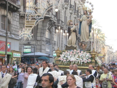 Festa in Onore della Beata Vergine del Rosario.